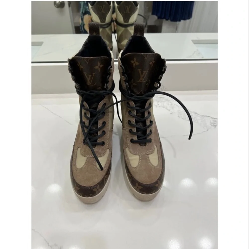 Louis Vuitton Boots - Picture 3 of 6